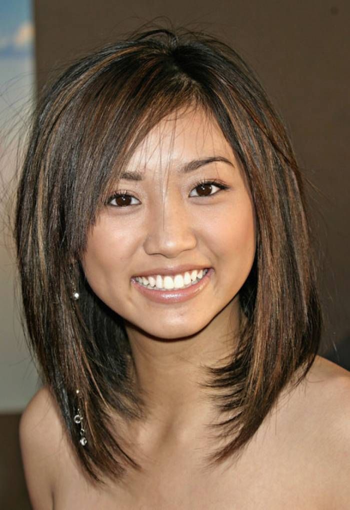 25 Beautiful Medium Length Haircuts For Round Faces Wassup Mate