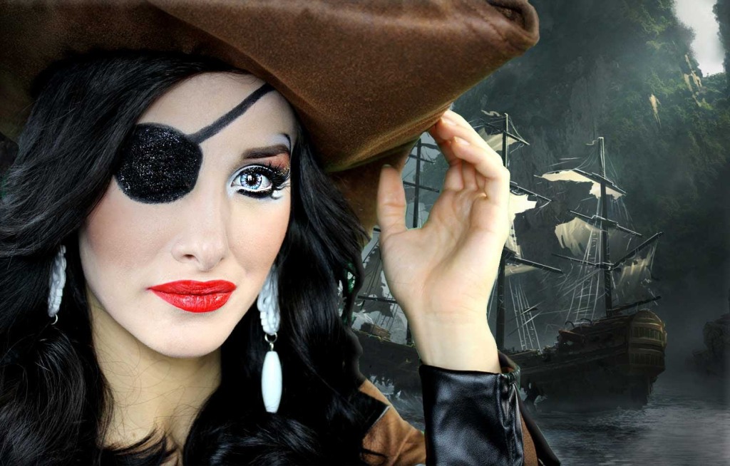 Punk And Sexy Glamorous Looking Pirate Halloween Makeup Ideas 4333