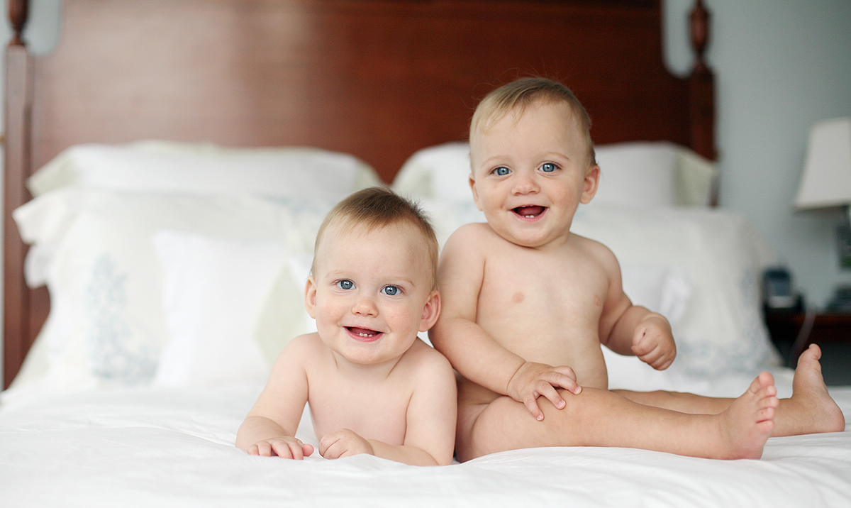 twins baby without clothes