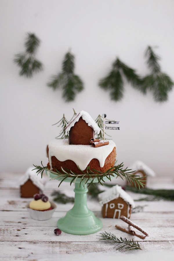 delicious and decorative christmas cake