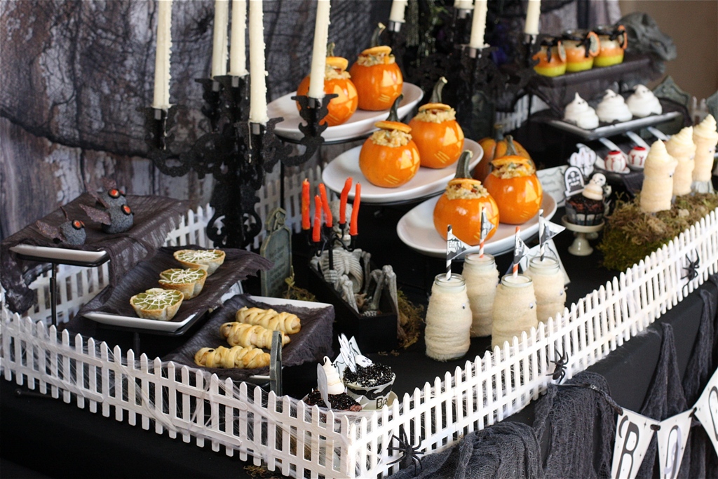 halloween party table decorations
