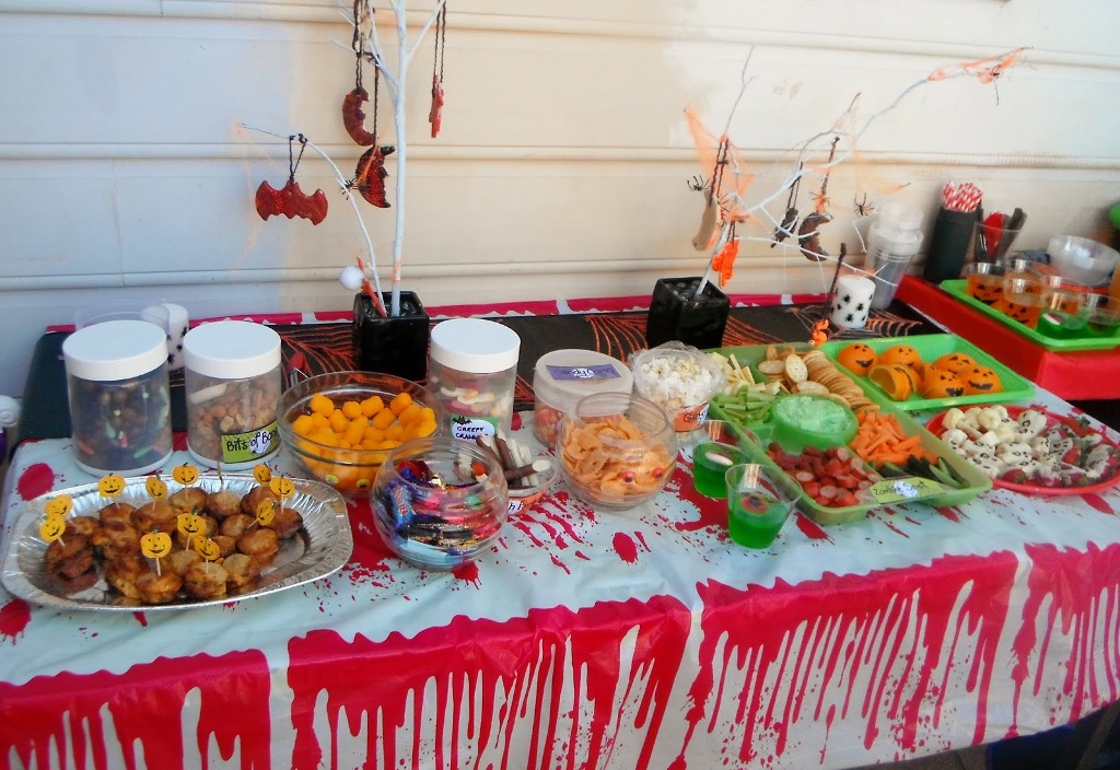 haloween party table decorations food