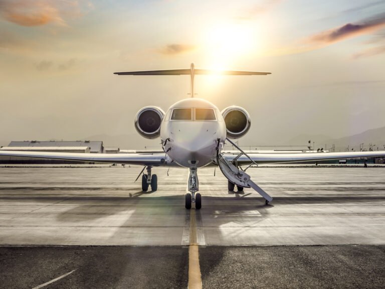 How Much Does It Cost to Fly on a Private Jet? A Simple